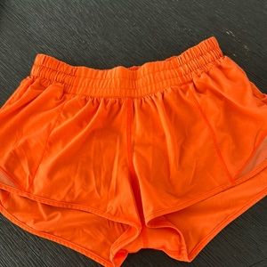 Gently used hottie hot short size 6